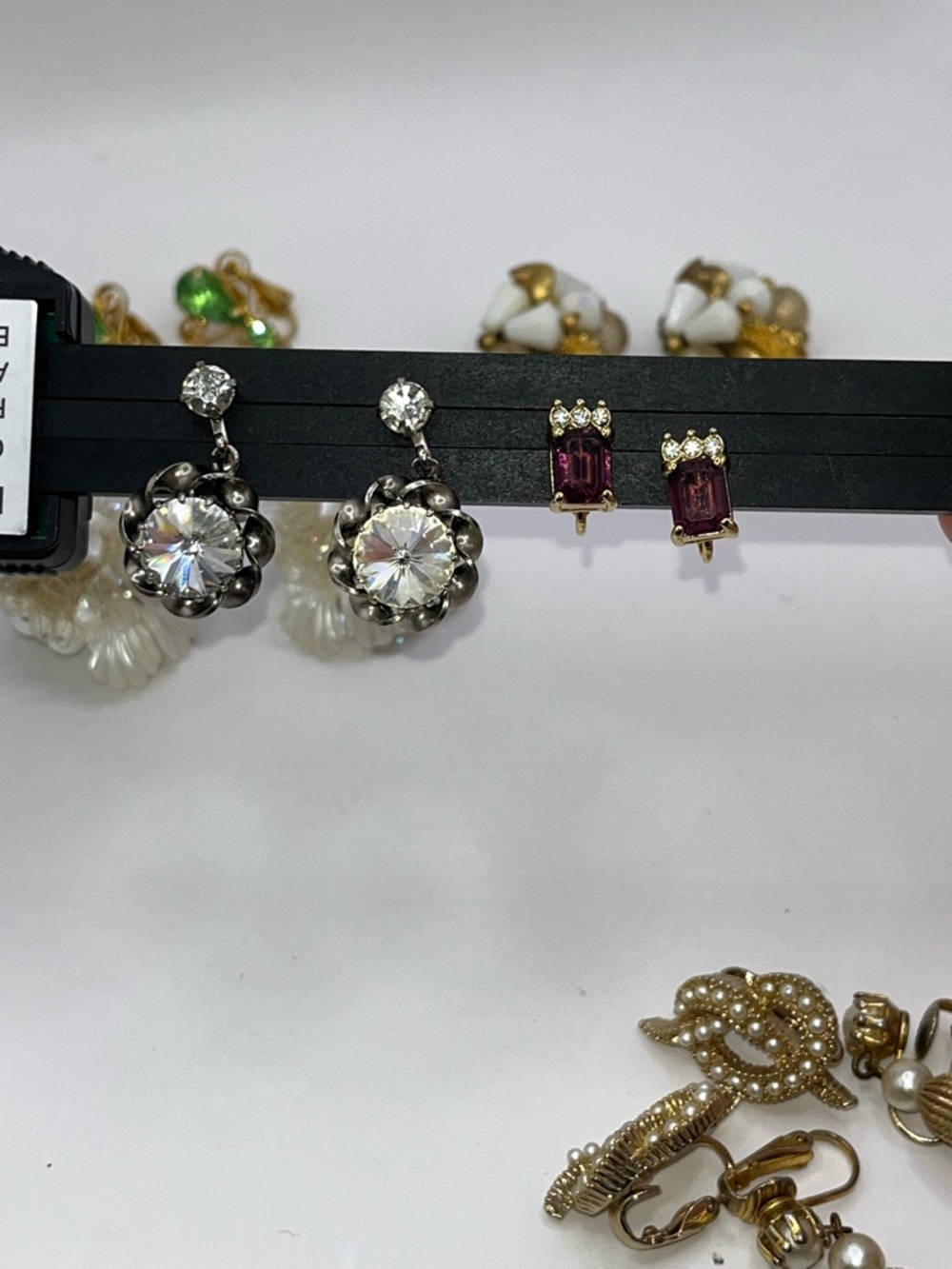 10 pair vintage CLIP ON earrings all clip on's - Picture 6 of 9